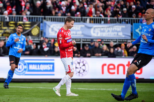 Degerfors Johan Bertilsson jublar