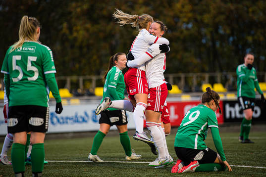 Miriam Vilnes Mjåset of Medkila celebrates