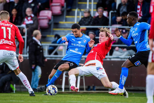 Halmstads Amir Al-Ammari och Degerfors Adam Carlén