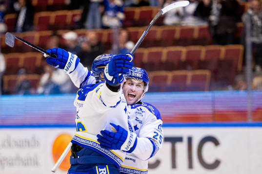 Leksands Patrik Norén och Carter Camper jublar