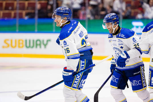 Leksands Patrik Norén och Carter Camper jublar