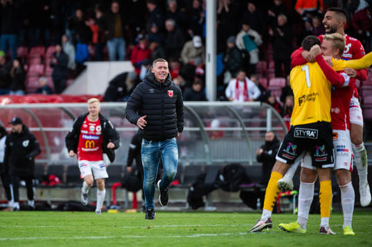 Degerfors Victor Edvardsen jublar