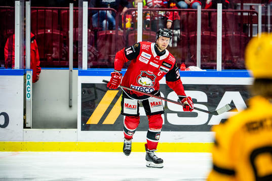 Malmö Redhawks Carl Söderberg får matchstraff och får