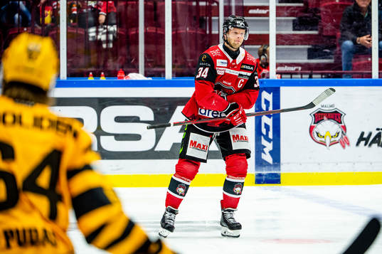 Malmö Redhawks Carl Söderberg får matchstraff och får