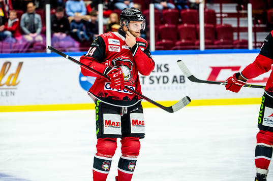 Malmö Redhawks Carl Söderberg får matchstraff och får