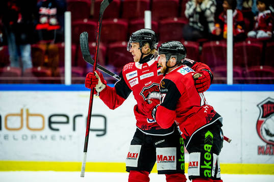 Malmö Redhawks Marcus Sylvegård jublar