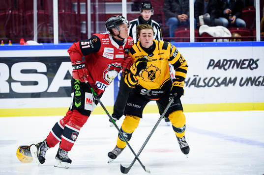 Malmö Redhawks Emil Sylvegård och Skellefteås Linus