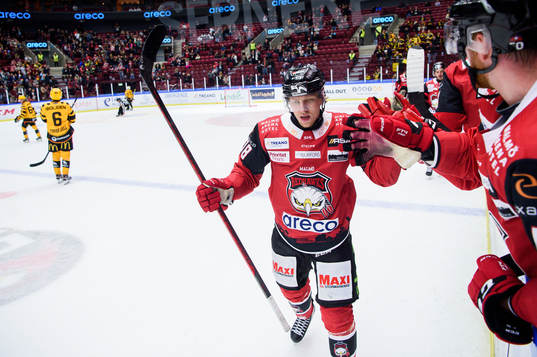 Malmö Redhawks Marcus Sylvegård jublar