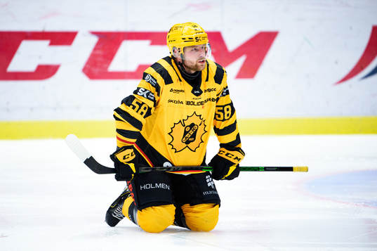 Skellefteås Oskar Nilsson deppar