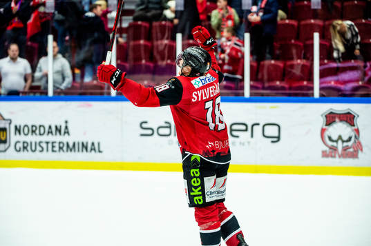 Malmö Redhawks Marcus Sylvegård jublar