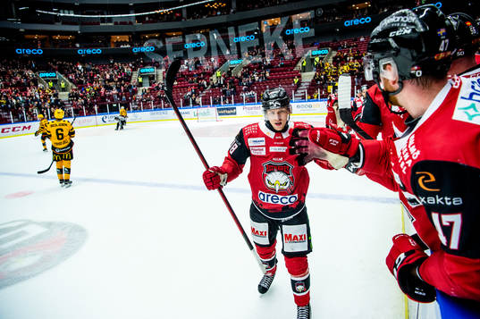 Malmö Redhawks Marcus Sylvegård jublar