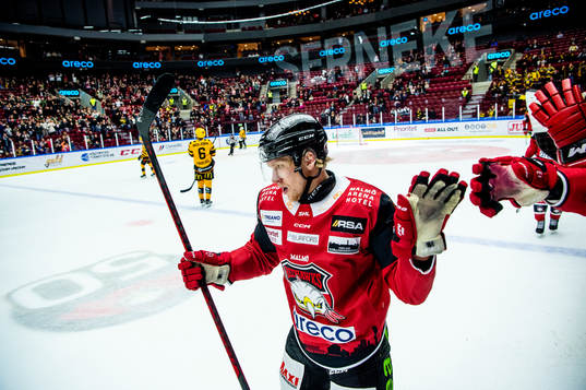 Malmö Redhawks Marcus Sylvegård jublar
