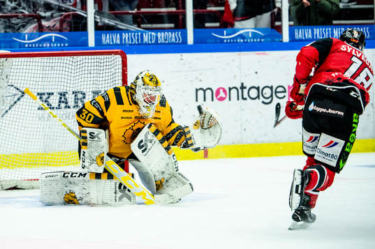 Malmö Redhawks Marcus Sylvegårds första straff på