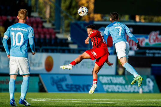 Östersunds Marco Weymans och Malmö FFs Erdal Rakip