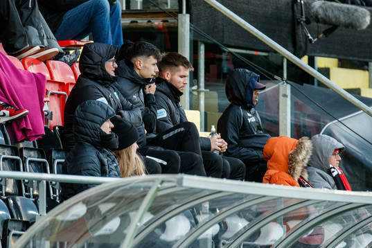 Malmö FFs Anel Ahmedhodzic på läktaren