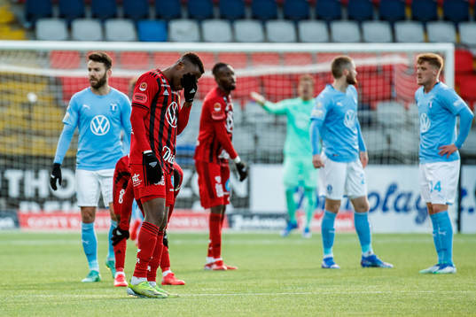 Östersunds Patrick Kpozo deppar