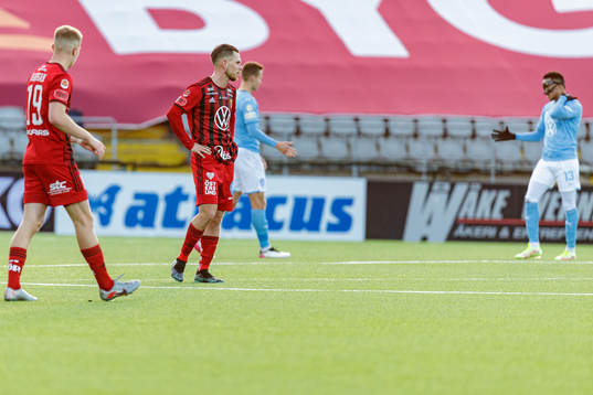 Östersunds Charlie Colkett deppar