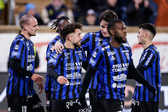 Sirius Moustafa Zeidan och Jamie Roche jublar