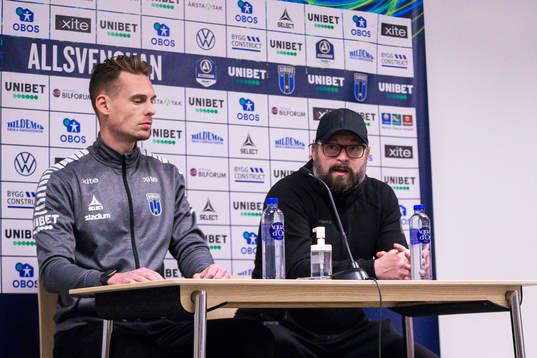 Sirius tränare Daniel Bäckström och Varbergs tränare