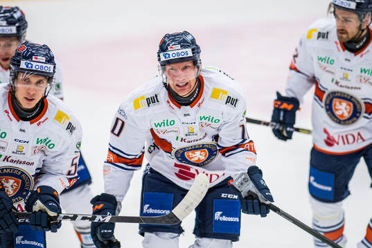 Växjös Richard Gynge jublar