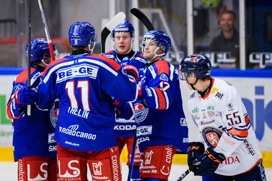 Växjös Miika Koivisto samtidigt om Oskarshamns Jonas