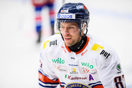 Växjös Robert Rosén jublar