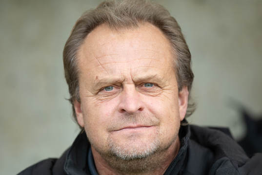 Värnamos tränare Jonas Thern innan fotbollsmatchen i