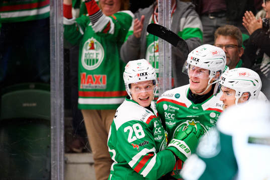 Rögles Anton Bengtsson och Adam Edström jublar