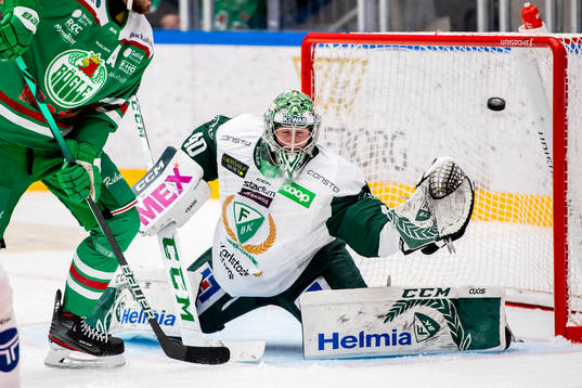 Rögles Adam Tambellini gör 2-1 (ejbild) på Färjestads