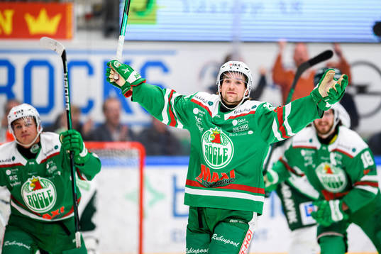 Rögles Lucas Ekeståhl-Jonsson jublar