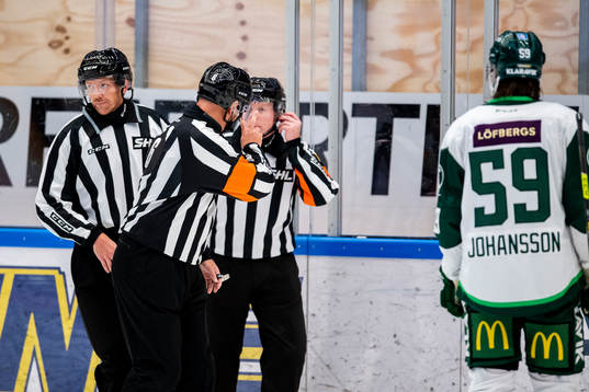 Domare Sören Persson och Domare Pehr Claesson i diskussion