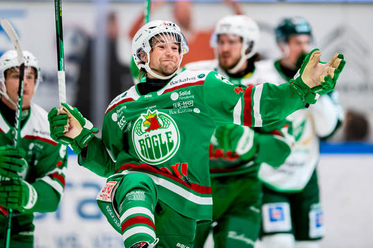 Rögles Lucas Ekeståhl Jonsson jublar