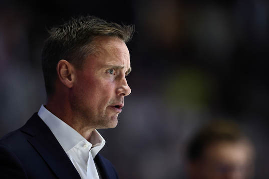 Frölundas tränare Roger Rönnberg reagerar