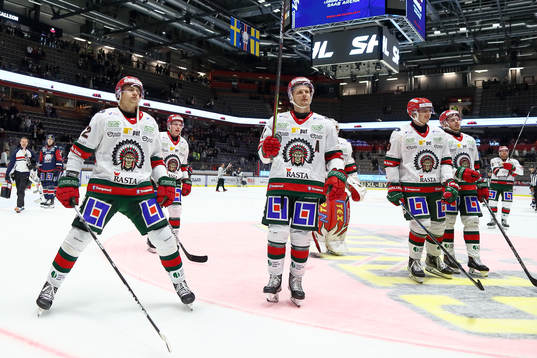 Frölundas spelare tackar publiken