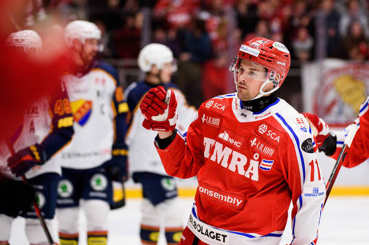 Timrås Nolan Zajac jublar