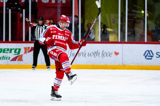 Timrås Nolan Zajac jublar