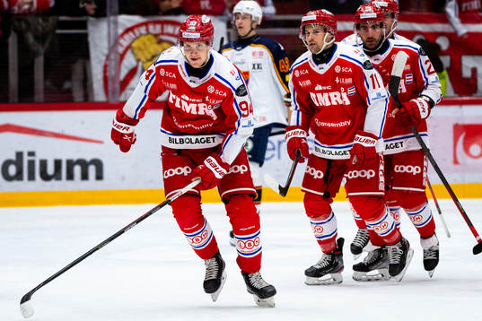 Timrås Sebastian Hartmann jublar