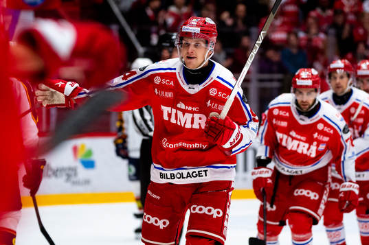 Timrås Sebastian Hartmann jublar