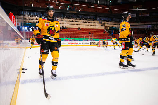 Luleås spelare värmer upp