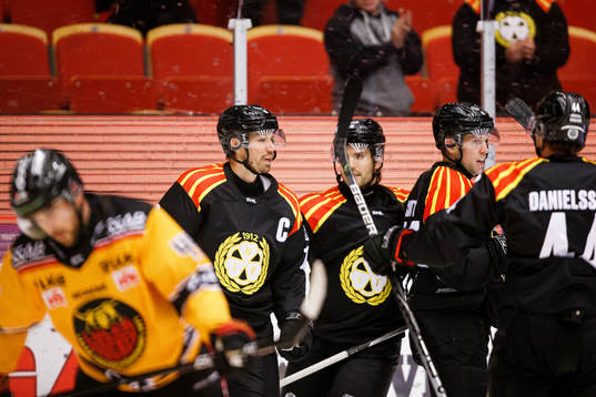 Brynäs Anton Rödin jublar