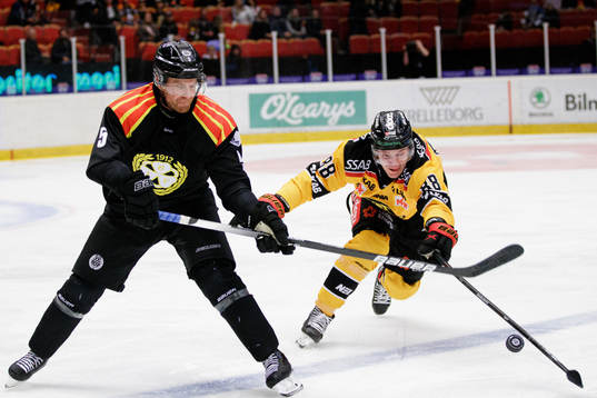 Brynäs Chay Genoway och Luleås Joonas Rask