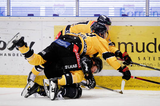 Luleås Brendan Shinnimin och Brynäs Simon Bertilsson