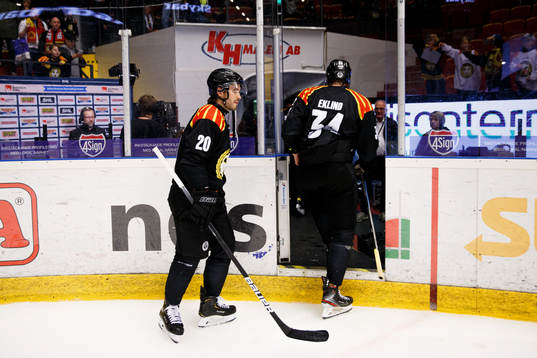 Brynäs Oula Palve och Oscar Eklind deppar