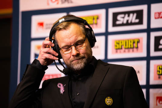 Brynäs tränare Mikko Manner deppar
