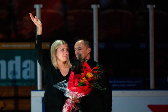 Brynäs sportchef Erika Grahm tackas av