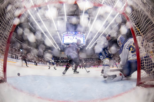 Örebros Jani Lajunen och Leksands Jonas Ahnelöv och