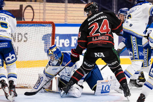 Leksands målvakt Kasimir Kaskisuo och Örebros Jani Lajunen