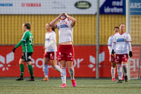 Jelena Karlicic of Medkila looks dejected