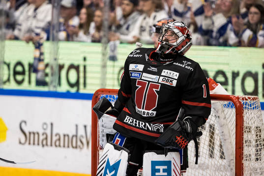 Örebros målvakt Jhonas Enroth deppar