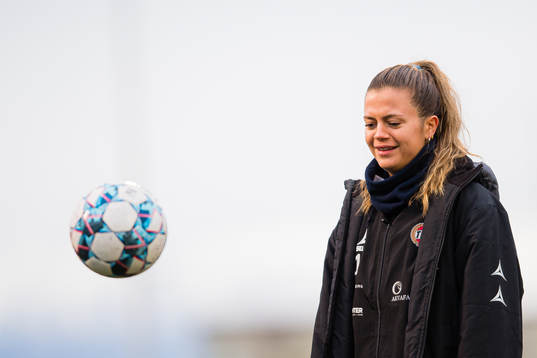 Gabrielle Lemos Hoel Lie of Fløya
